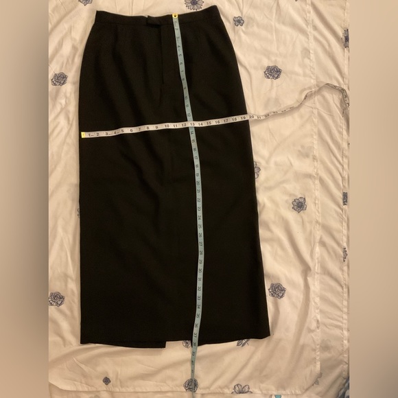 Women’s Vintage Pursuits ltd Wool Black Pencil Skirt with back slit, fully lined - Picture 6 of 9